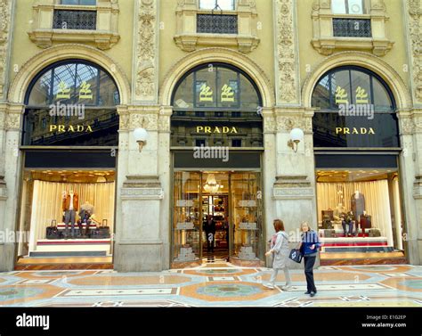 prada stores in italy